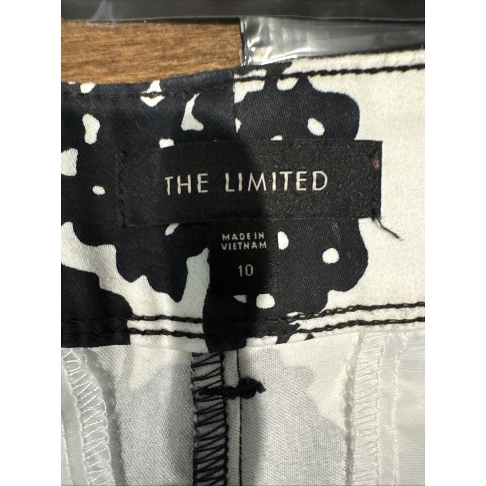 The Limited Black and White Floral Women's Shorts - Picture 4 of 6